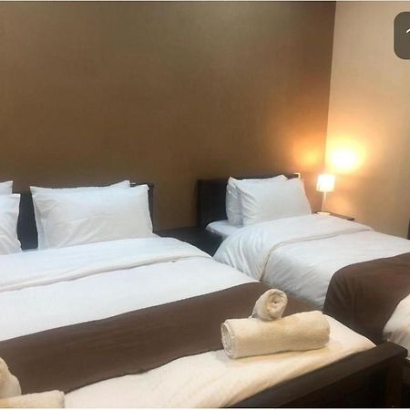 Borjomi Yellow Hotel Bagian luar foto