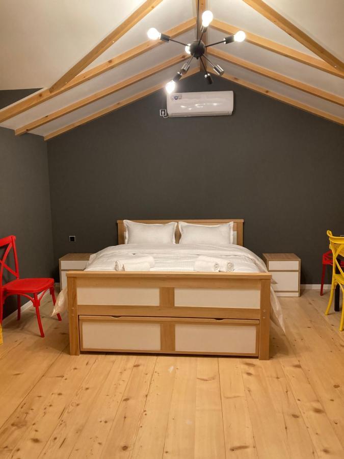 Borjomi Yellow Hotel Bagian luar foto