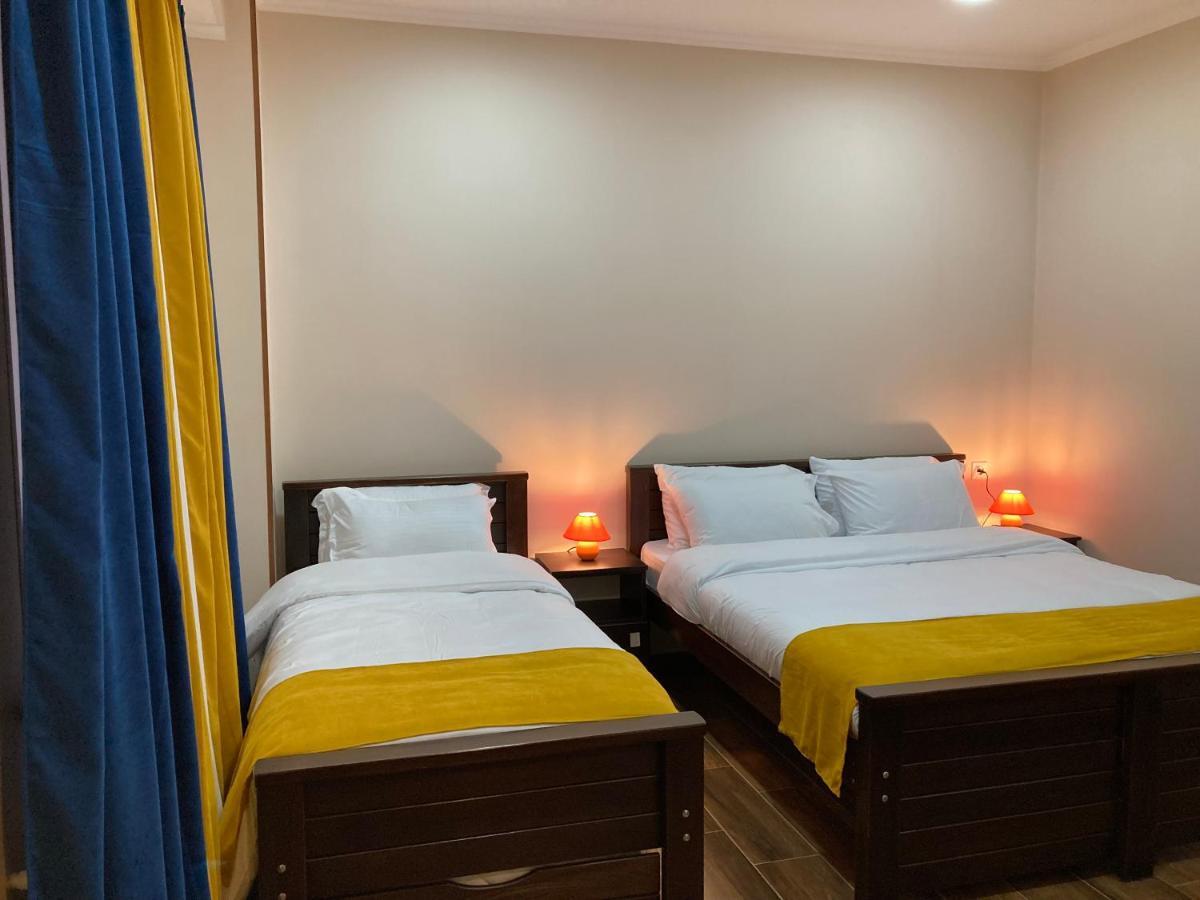 Borjomi Yellow Hotel Bagian luar foto