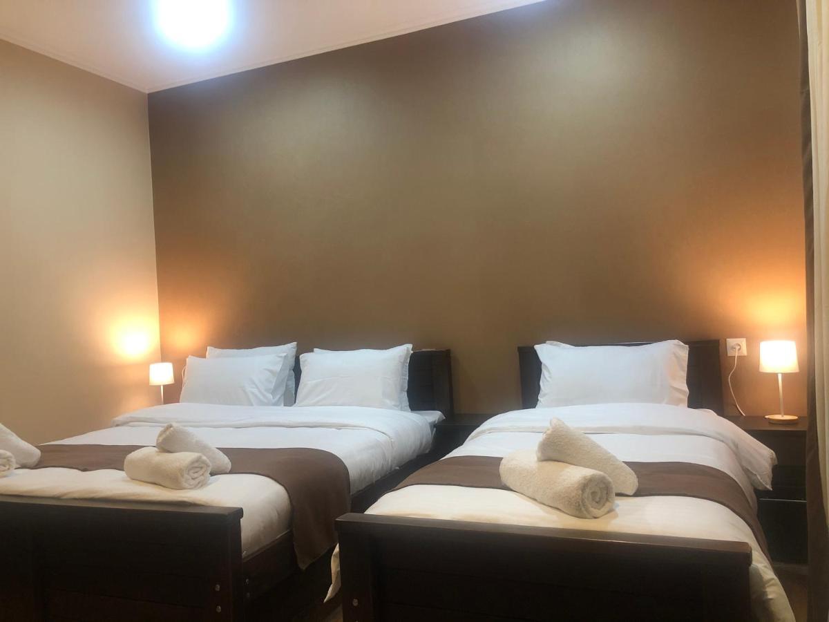 Borjomi Yellow Hotel Bagian luar foto